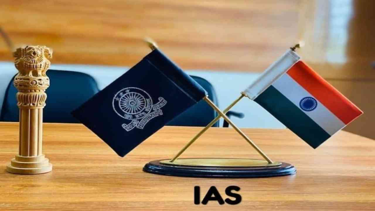 उत्तर प्रदेश में IAS-IPS के तबादलों के मायने !