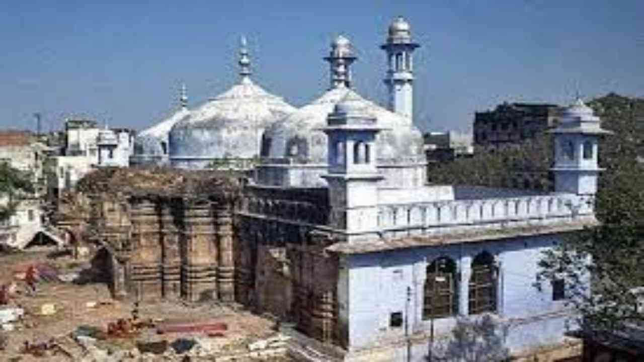ज्ञानवापी मामला: कोर्ट में बोली मस्जिद कमेटी- औरंगजेब निर्दयी नहीं था