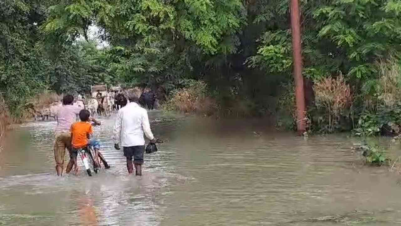 फर्रुखाबाद में बाढ़ का कहर जारी, जिले के 116 गांवों में पंहुचा पानी  