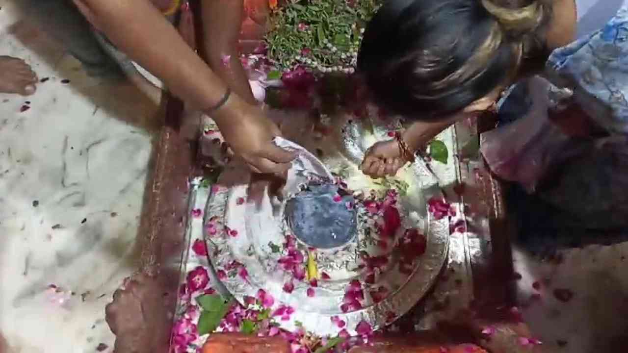सावन का आखिरी सोमवार, यहां करें वाराणसी में स्थित काशी विश्वनाथ धाम के दर्शन