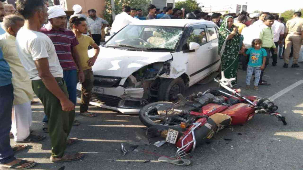 कन्नौज में सड़क हादसा, बाइक सवार को कार ने मारी टक्कर, 2 युवक घायल