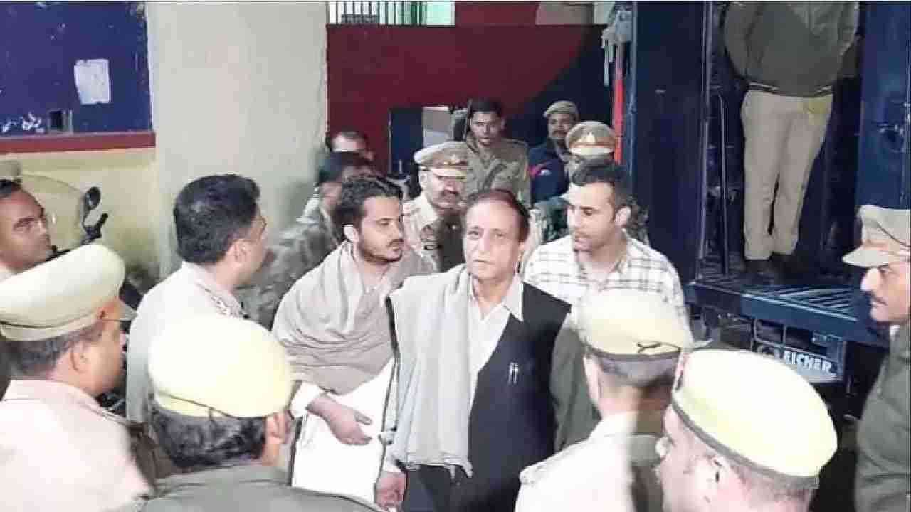 Azam Khan News: आजम खान को सता रहा एनकाउंटर का डर, बेटे के साथ दूसरी जेल में शिफ्ट करते किया दावा
