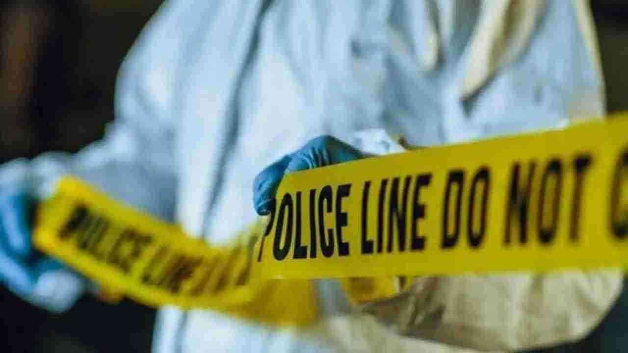 बलियाः हाईवे किनारे सूटकेस में मिली किशोरी की सड़ी गली लाश, गले में डाली गई थी माला, जांच में जुटी पुलिस
