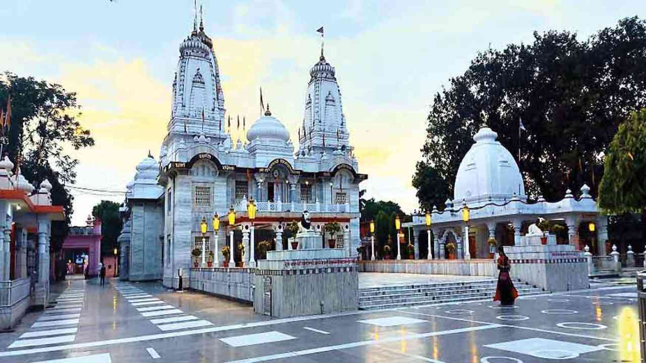 गोरखपुरः गोरखनाथ मंदिर में 315 बोर के 3 कारतूस के साथ पकड़े 2 युवक, पूछताछ में जुटी IB और पुलिस